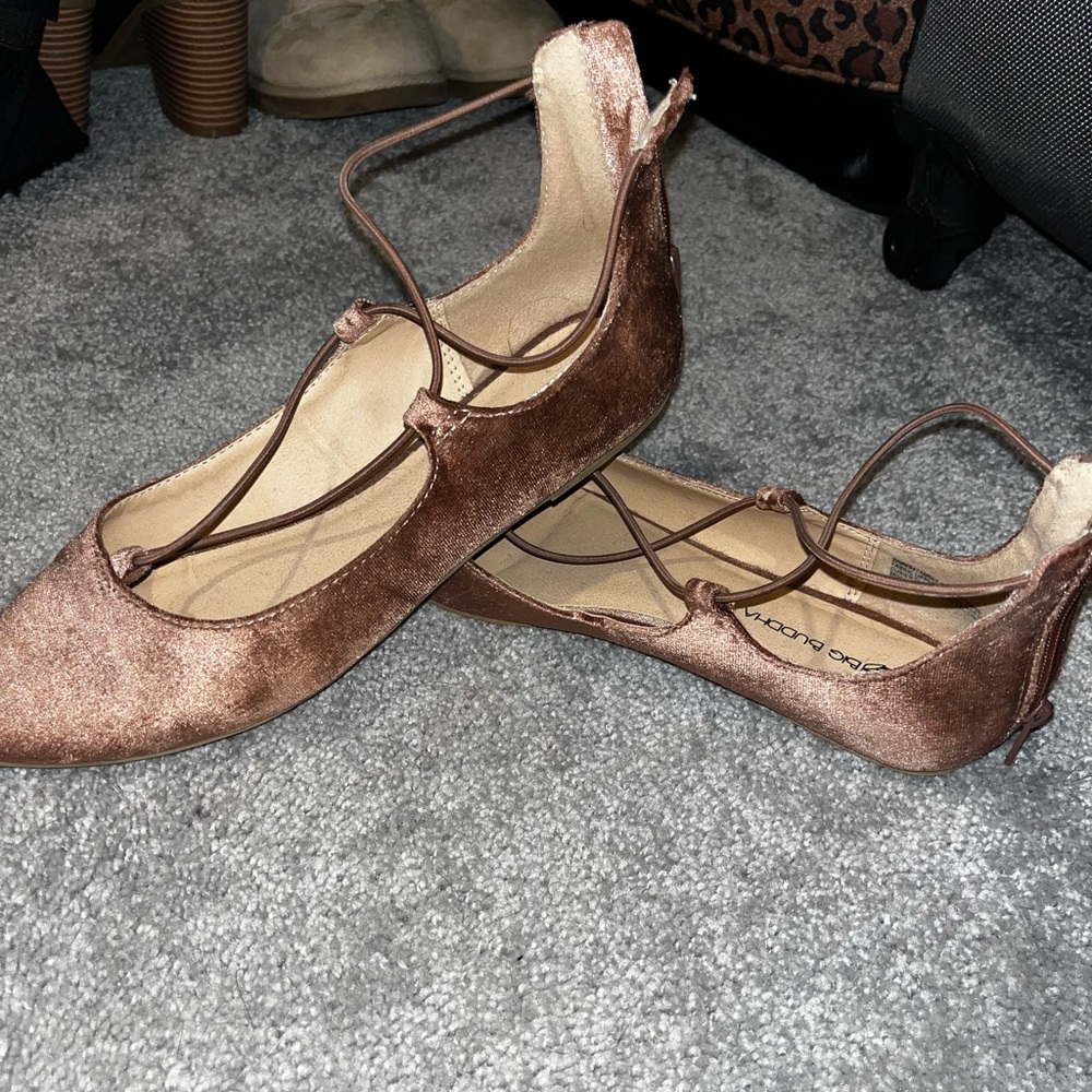 Sandals - Picture 2 of 3